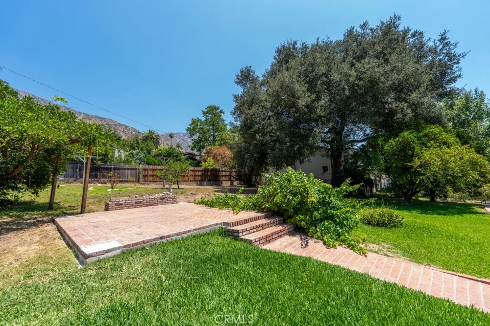 89 E Alegria Sierra Madre, CA 91024