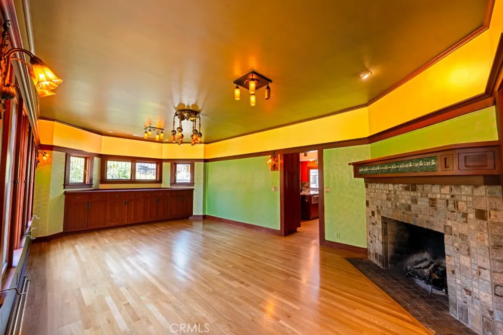 89 E Alegria Sierra Madre, CA 91024