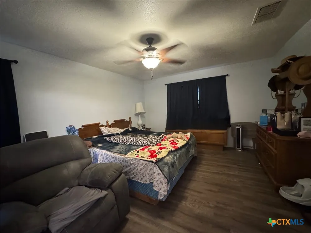 817 S Bell Street Hamilton, TX 76531