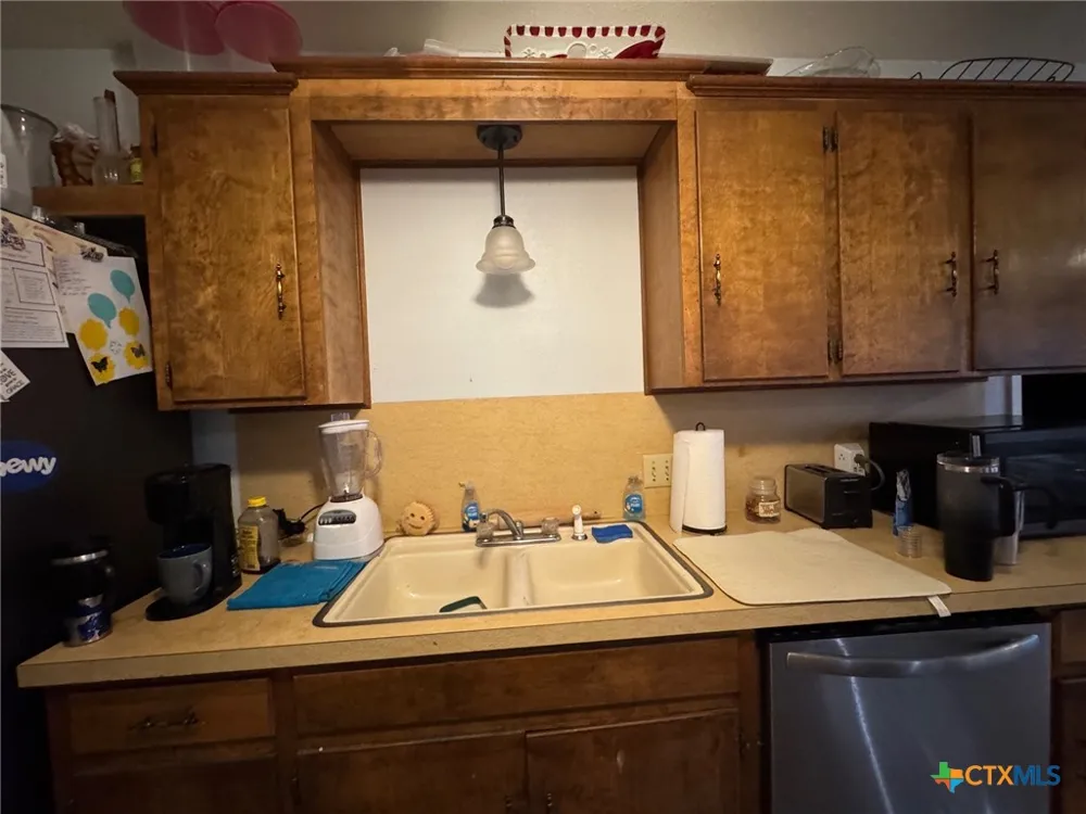 817 S Bell Street Hamilton, TX 76531