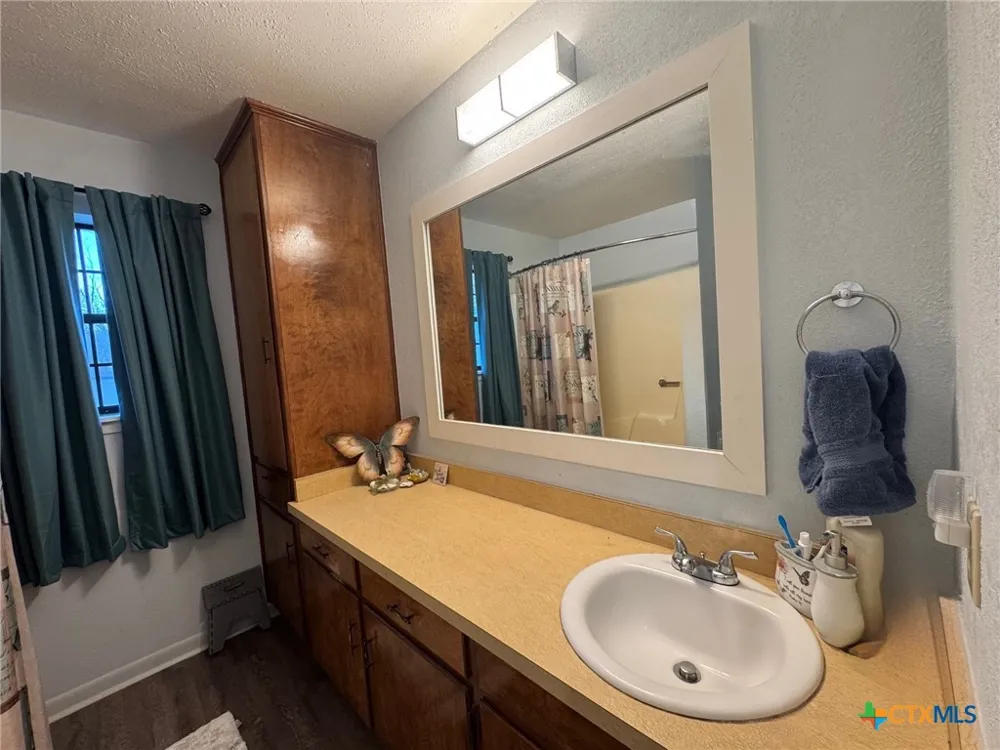 817 S Bell Street Hamilton, TX 76531