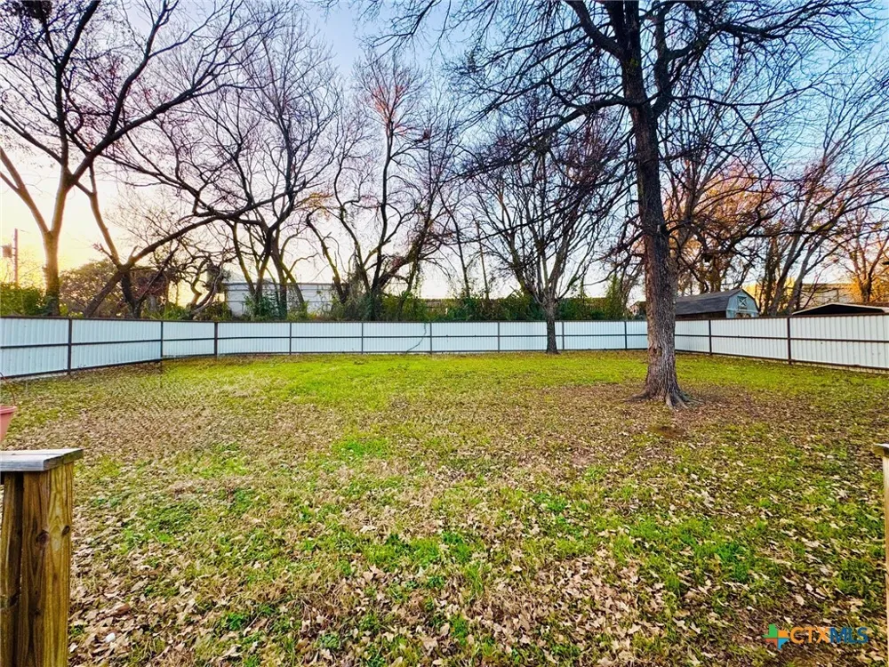817 S Bell Street Hamilton, TX 76531