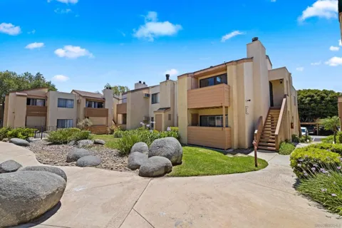 2920 Briarwood #E7