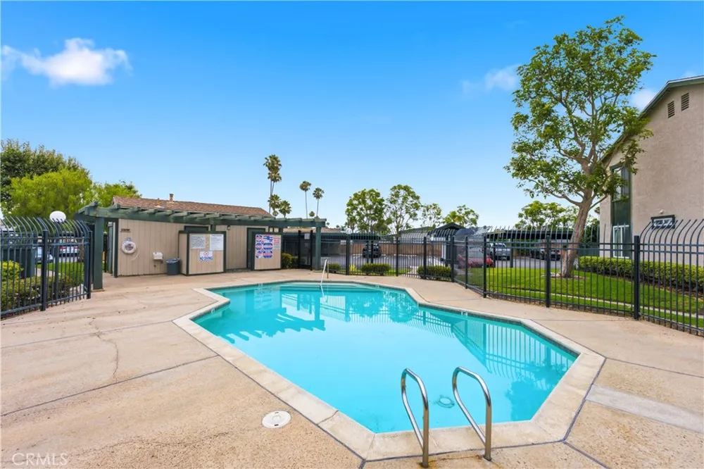 23292 Orange Avenue #6 Lake Forest, CA 92630