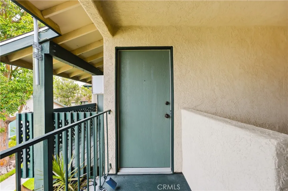 23292 Orange Avenue #6 Lake Forest, CA 92630