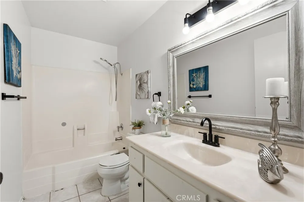 23292 Orange Avenue #6 Lake Forest, CA 92630