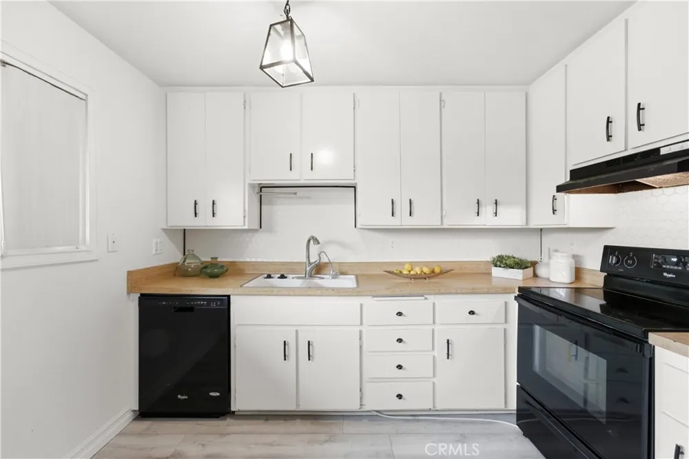 23292 Orange Avenue #6 Lake Forest, CA 92630