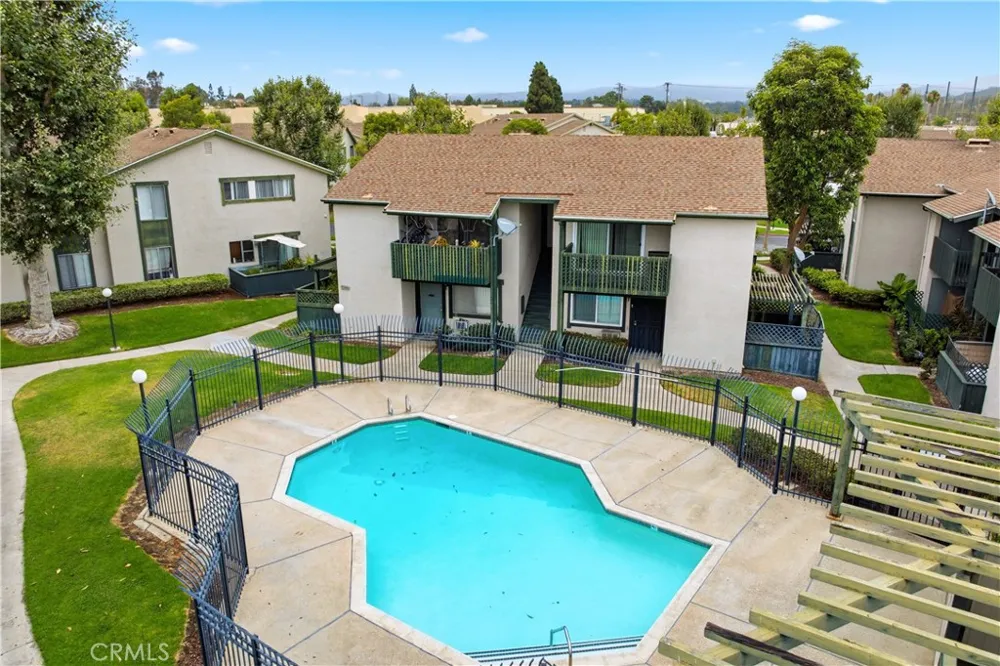 23292 Orange Avenue #6 Lake Forest, CA 92630
