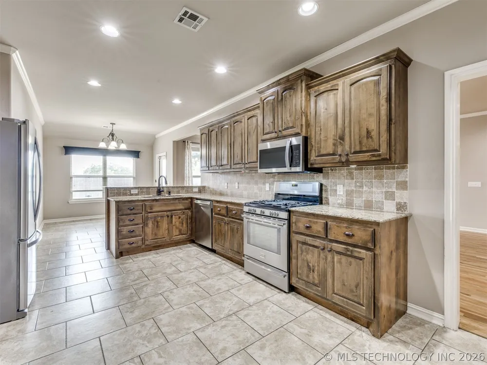 12318 E 69th Street Owasso, OK 74055