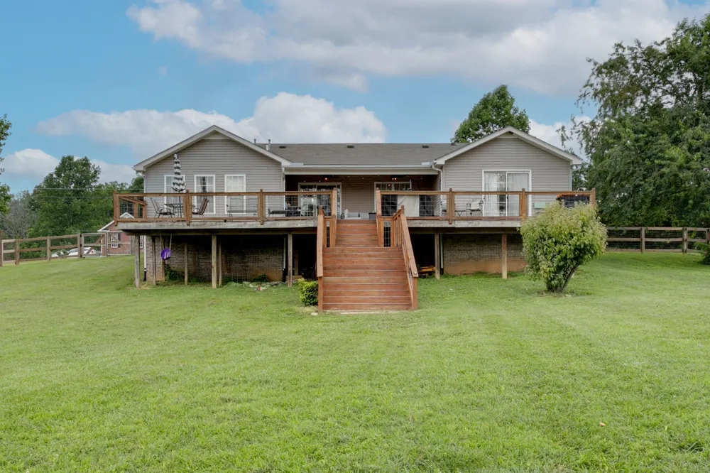 6003 Hill Cir Bon Aqua, TN 37025