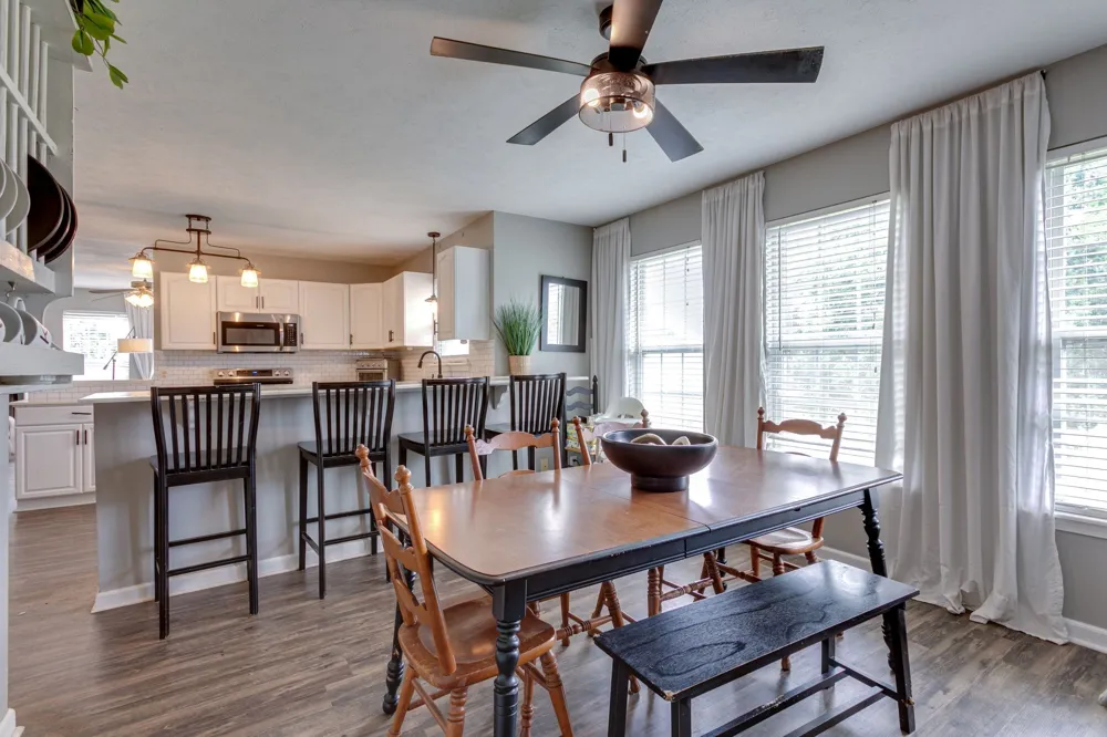 6003 Hill Cir Bon Aqua, TN 37025