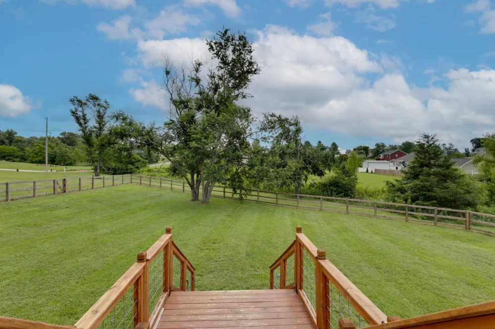 6003 Hill Cir Bon Aqua, TN 37025