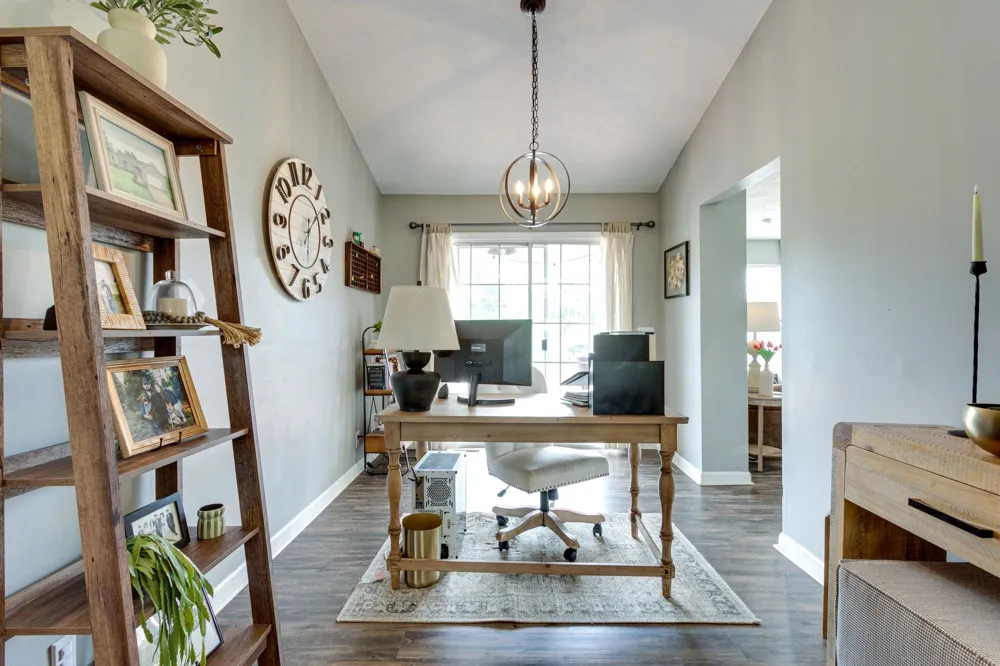 6003 Hill Cir Bon Aqua, TN 37025