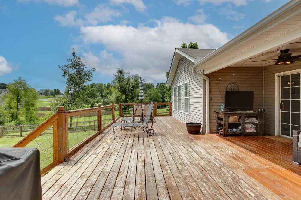6003 Hill Cir Bon Aqua, TN 37025