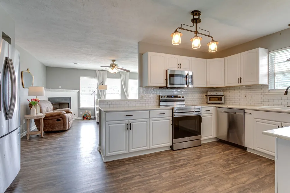 6003 Hill Cir Bon Aqua, TN 37025