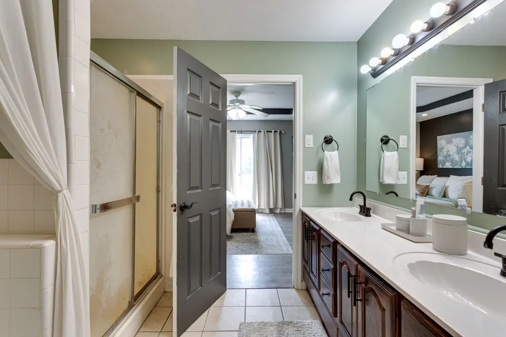 6003 Hill Cir Bon Aqua, TN 37025