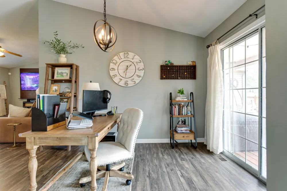 6003 Hill Cir Bon Aqua, TN 37025