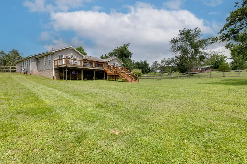 6003 Hill Cir Bon Aqua, TN 37025