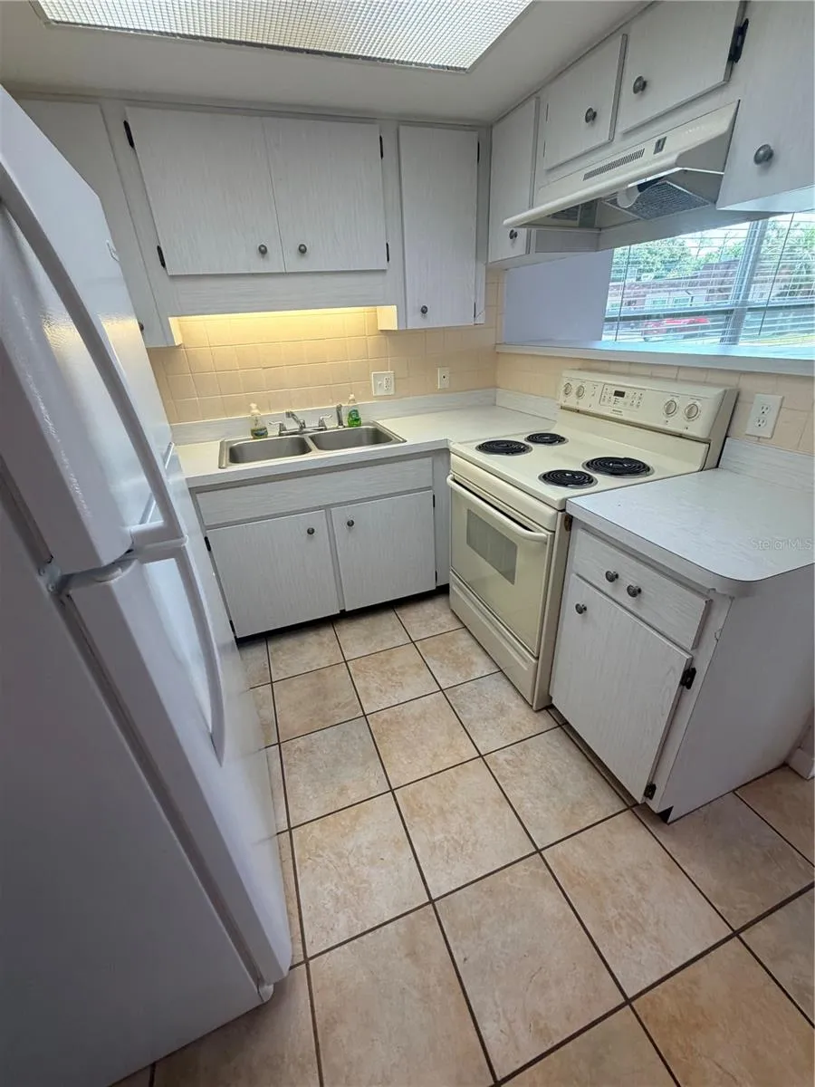 6050 CHESHAM DRIVE #5 New Port Richey, FL 34653