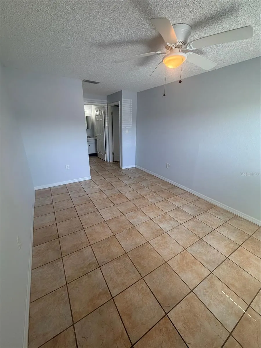 6050 CHESHAM DRIVE #5 New Port Richey, FL 34653