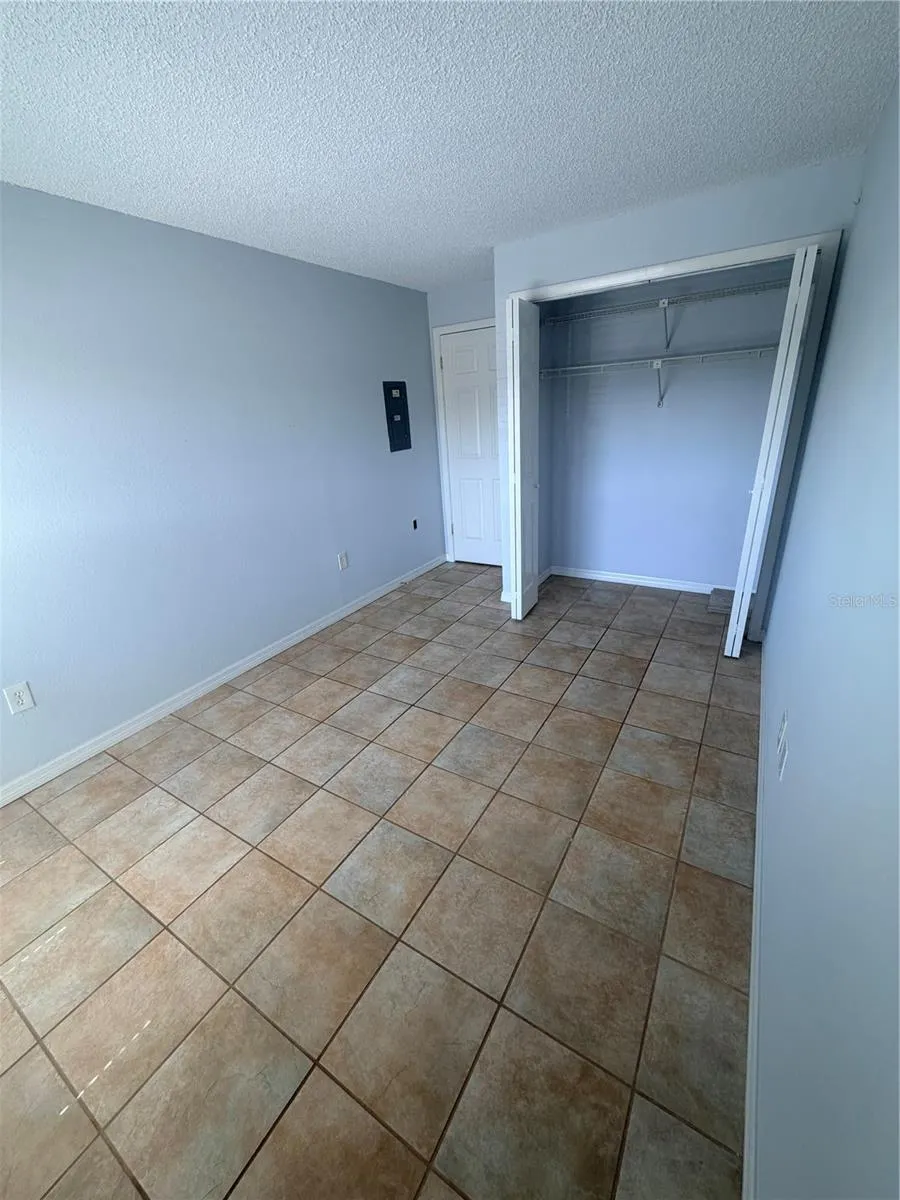6050 CHESHAM DRIVE #5 New Port Richey, FL 34653