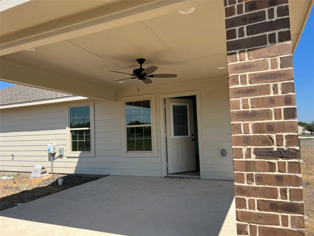 8008 County Road 1058 Rice, TX 75155