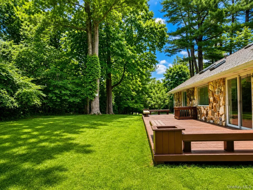 32 Valley Road Old Westbury, NY 11568