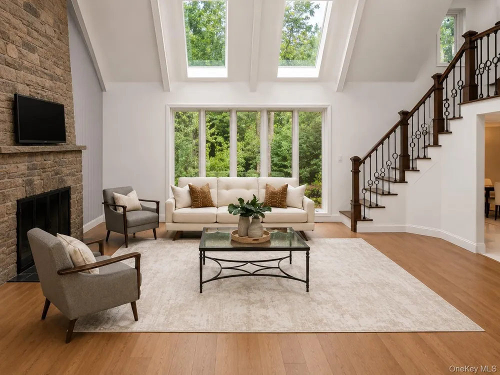 32 Valley Road Old Westbury, NY 11568