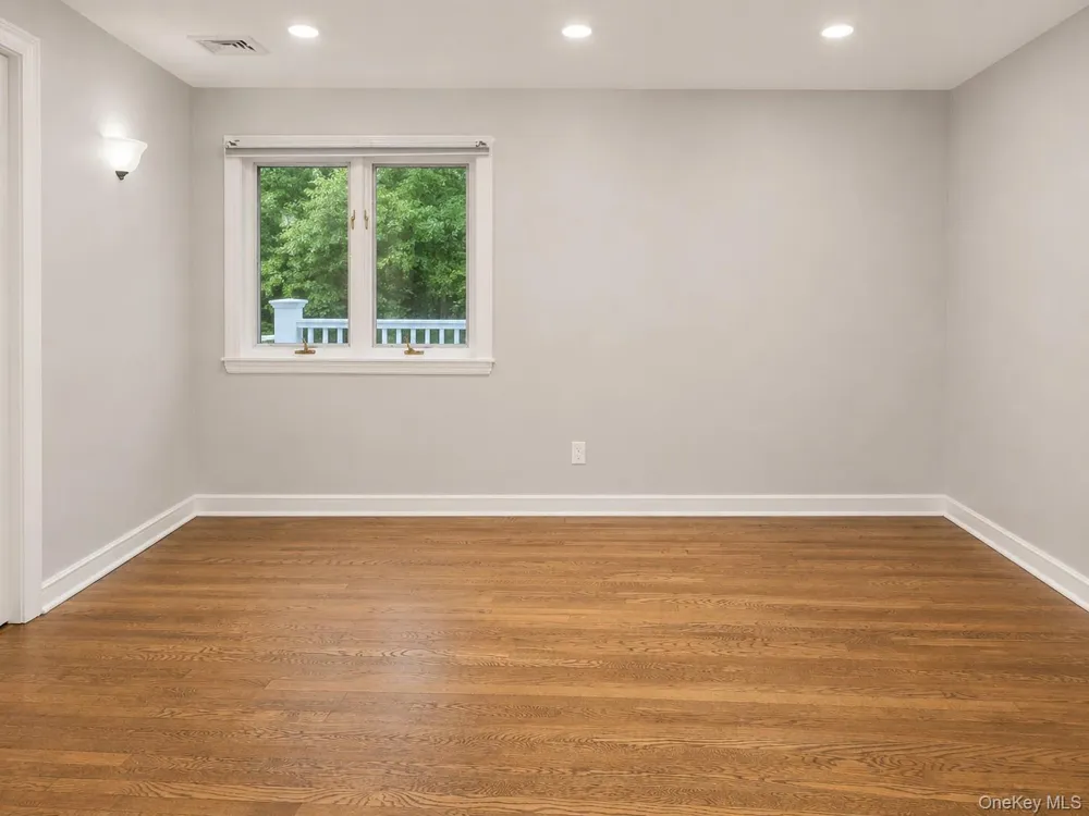 32 Valley Road Old Westbury, NY 11568