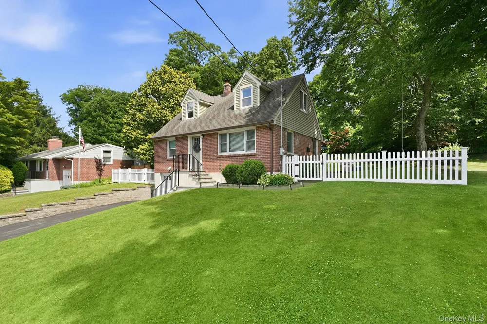 12 Logwynn Lane Cortlandt Manor, NY 10567