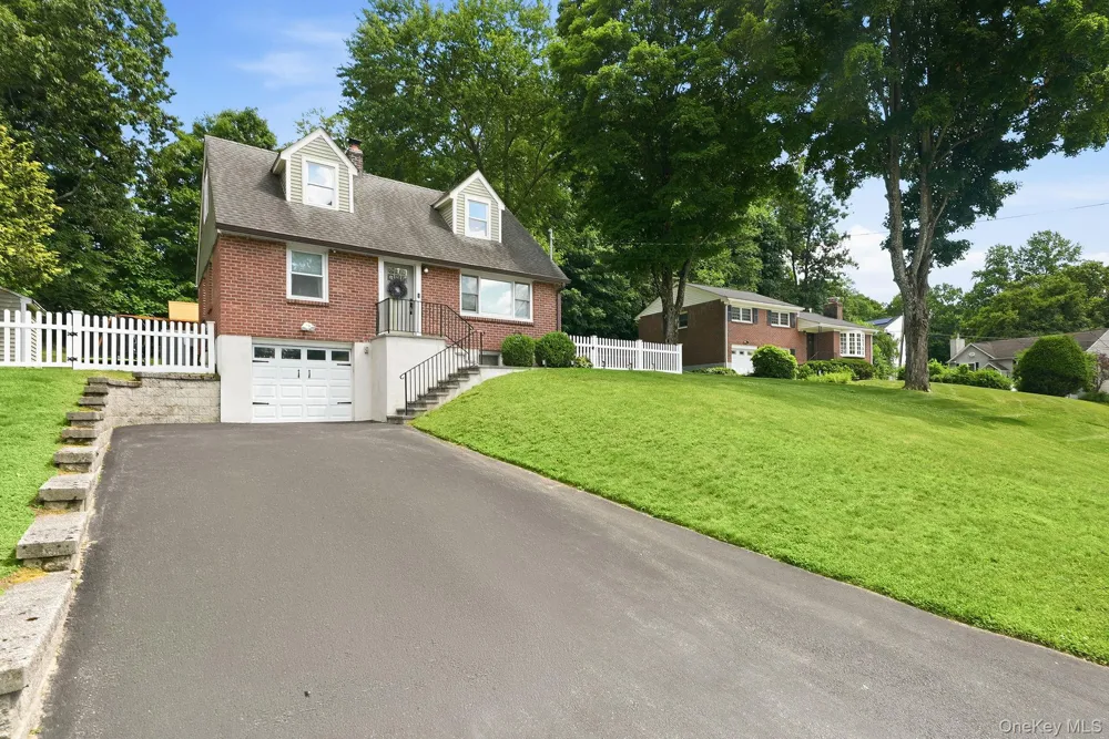 12 Logwynn Lane Cortlandt Manor, NY 10567