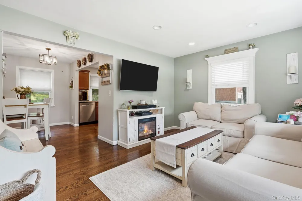 12 Logwynn Lane Cortlandt Manor, NY 10567