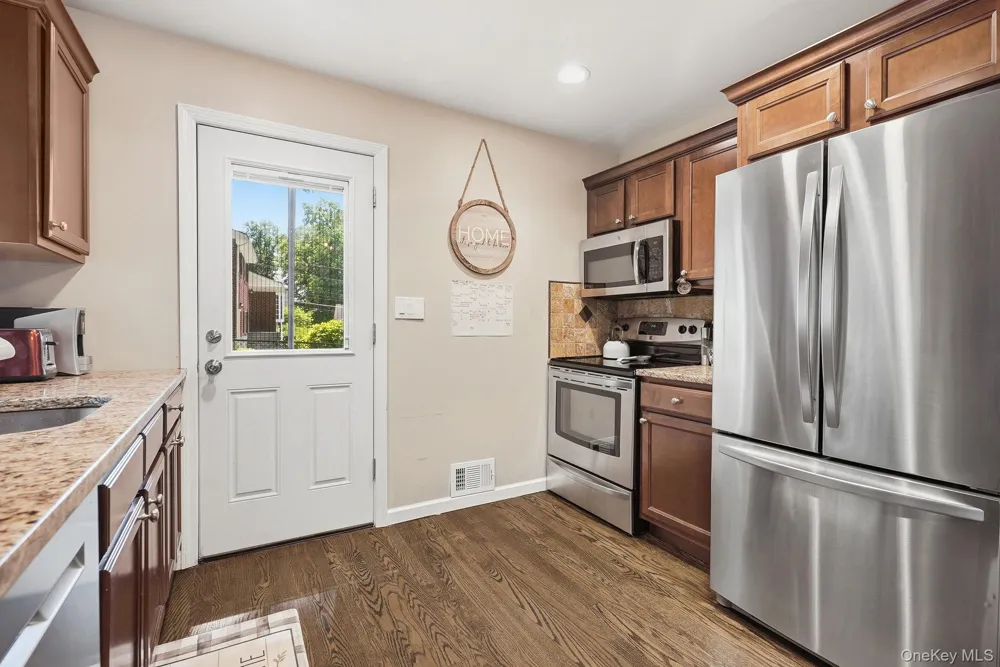 12 Logwynn Lane Cortlandt Manor, NY 10567