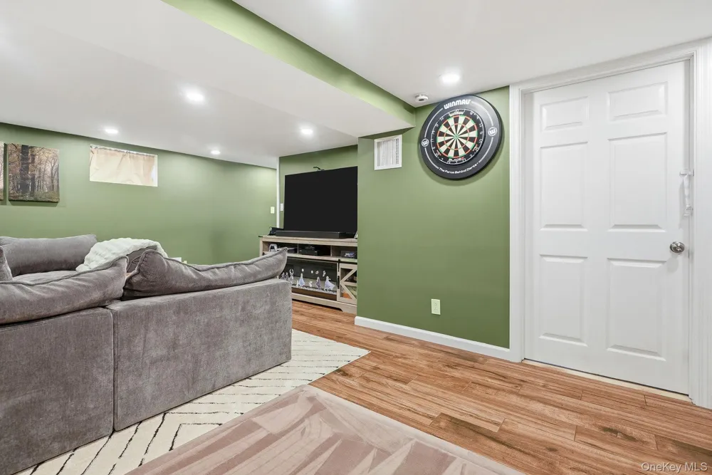 12 Logwynn Lane Cortlandt Manor, NY 10567