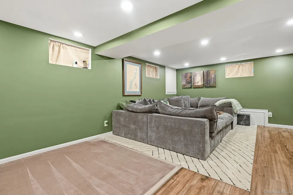 12 Logwynn Lane Cortlandt Manor, NY 10567