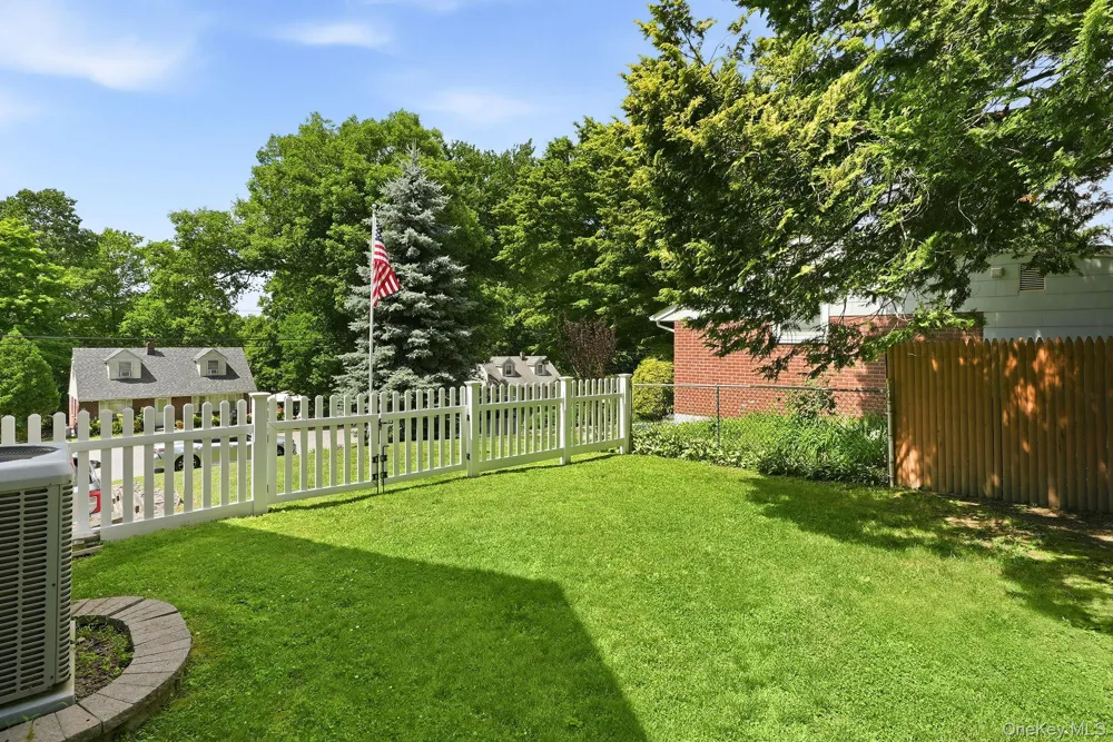 12 Logwynn Lane Cortlandt Manor, NY 10567