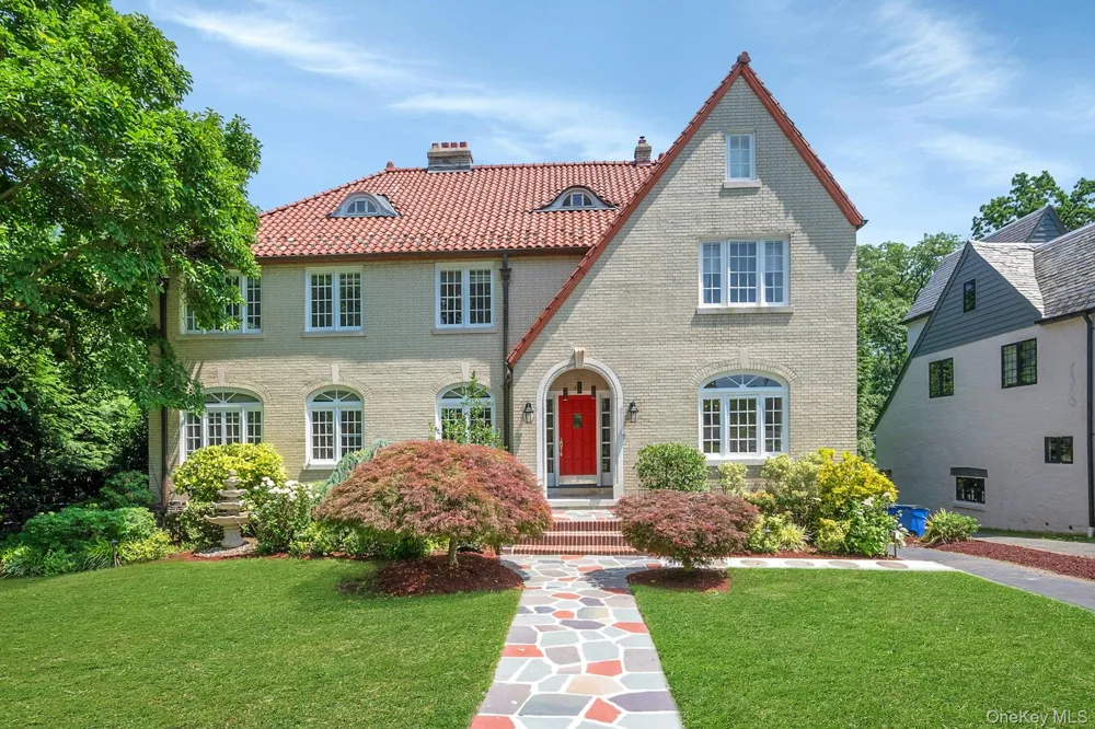 514 Esplanade Pelham, NY 10803
