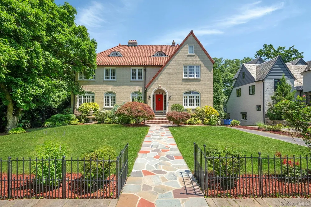 514 Esplanade Pelham, NY 10803