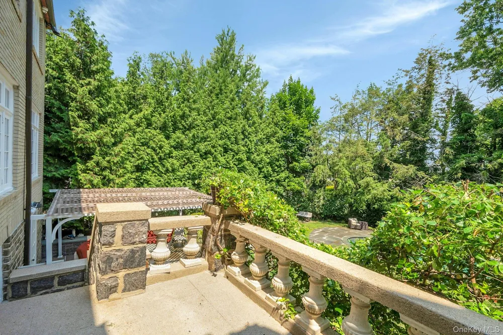 514 Esplanade Pelham, NY 10803