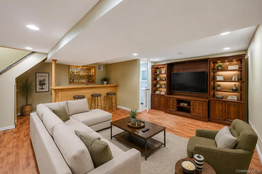 2 Briggs Street Hicksville, NY 11801