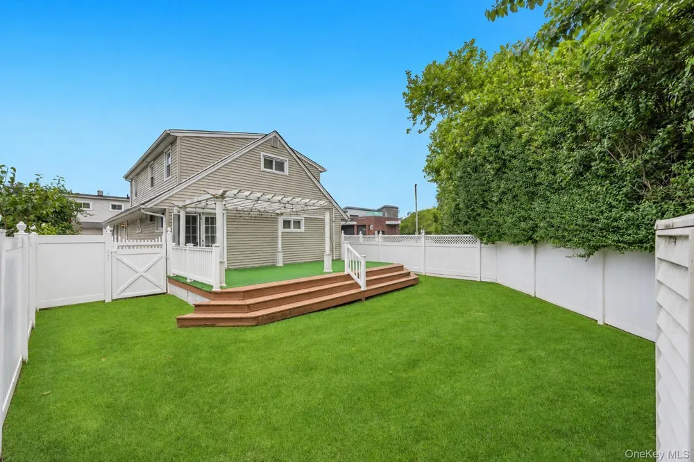2 Briggs Street Hicksville, NY 11801
