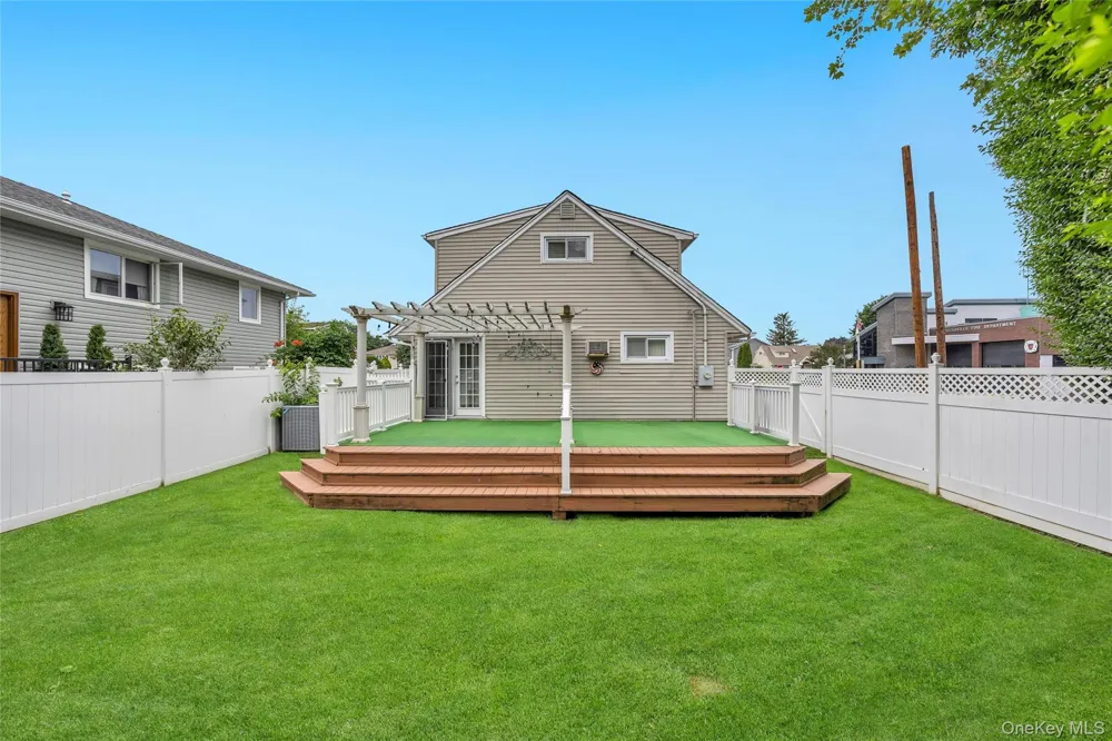 2 Briggs Street Hicksville, NY 11801