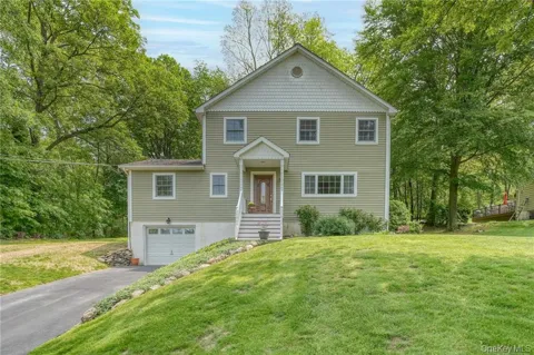 8 Roberts Drive