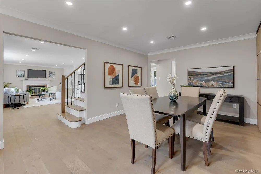 26 Malvern Lane Stony Brook, NY 11790