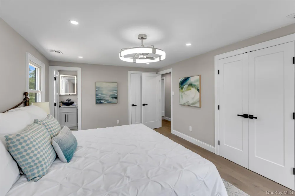 26 Malvern Lane Stony Brook, NY 11790
