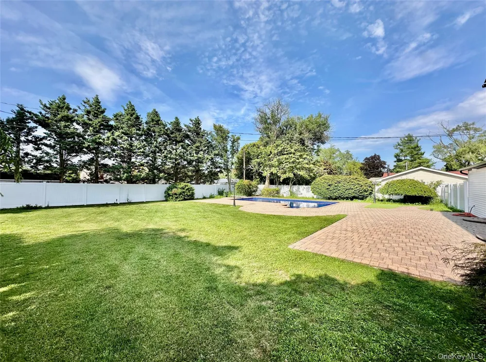 26 Malvern Lane Stony Brook, NY 11790