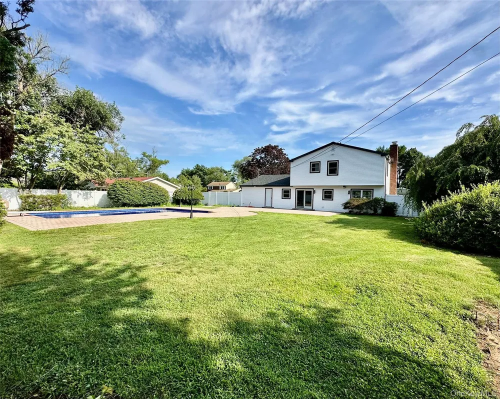 26 Malvern Lane Stony Brook, NY 11790