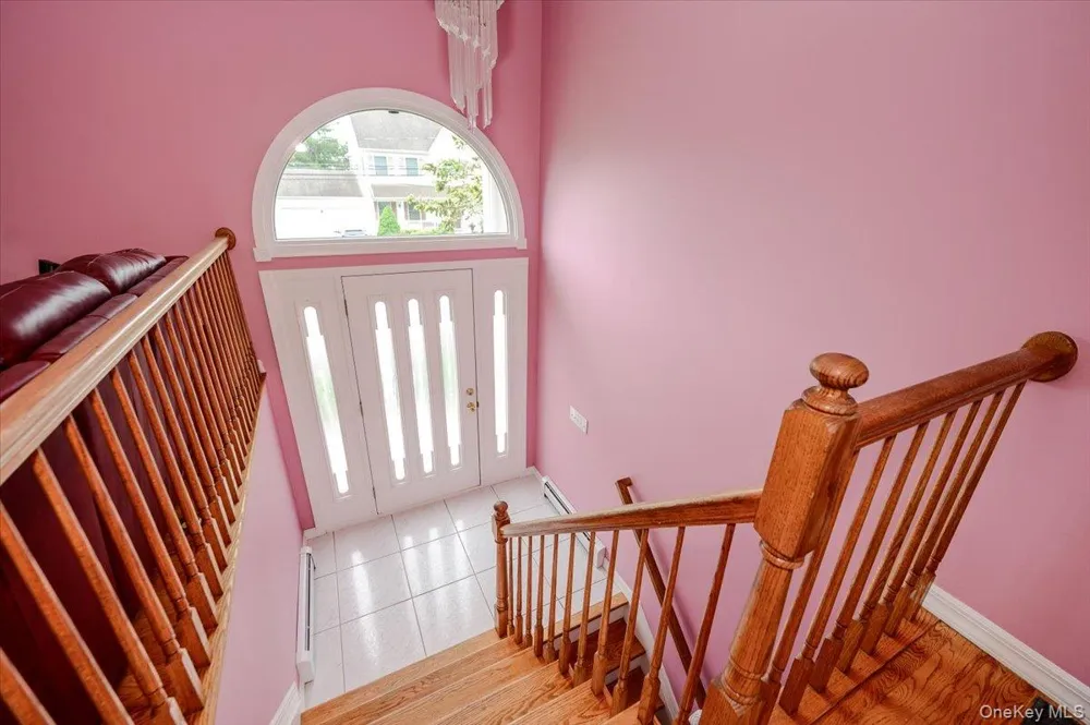48 Meadow Lane Hicksville, NY 11801