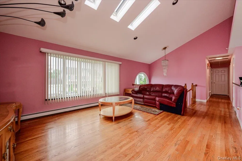 48 Meadow Lane Hicksville, NY 11801