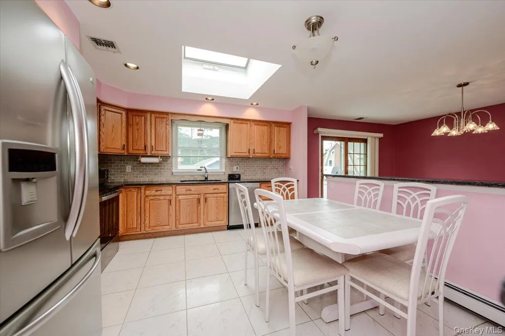 48 Meadow Lane Hicksville, NY 11801
